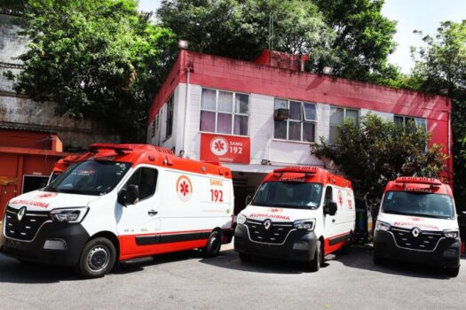 SAMU de Diadema recebe três novas ambulâncias do governo federal