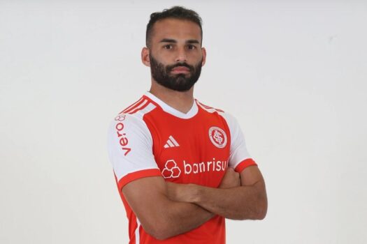 Santos se aproxima da contratação do volante Thiago Maia