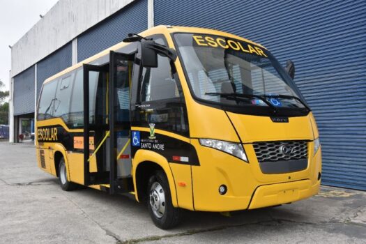 Santo André recebe micro-ônibus adaptado para atendimento à rede municipal