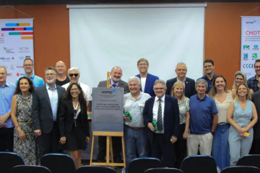 Lançamento do Centro de Tecnologia Assistiva reúne autoridades da Unesp Bauru