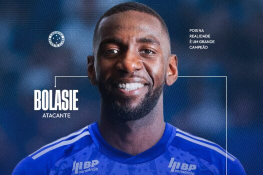 Cruzeiro anuncia a contratação do atacante Yannick Bolasie