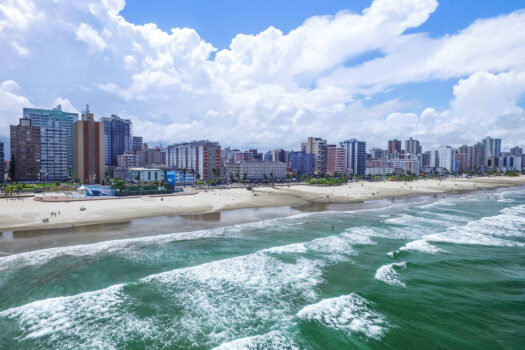 Moradores e turistas apontam casos de virose em Santos, Praia Grande e São Sebastião