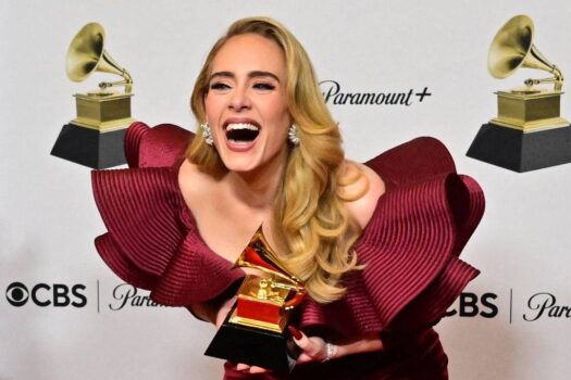 Adele enfrenta processo de plágio no Brasil: cantora pede caução de R$ 1 milhão