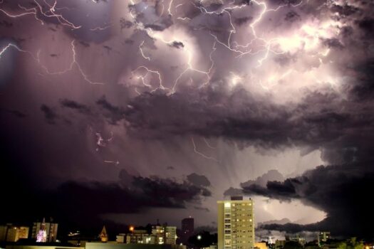 Tempestade de Raios Impacta o Vale do Paranhana e Região Metropolitana