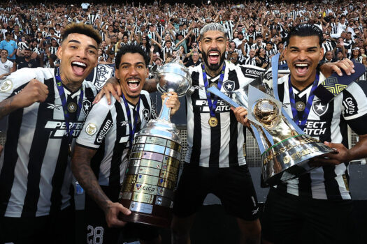 Jogadores do Botafogo ameaçam não se reapresentar por atrasos de premiações