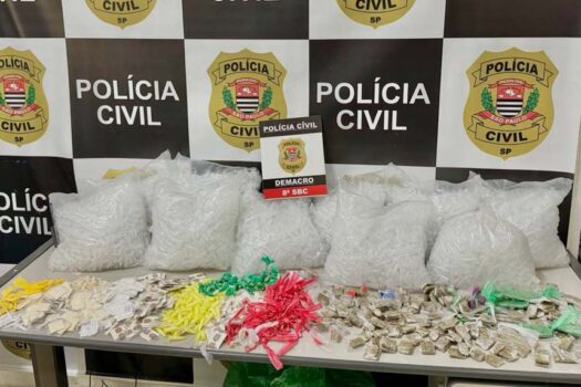 Mais de 970 porções de cocaína e maconha são apreendidas em casa na Grande São Paulo