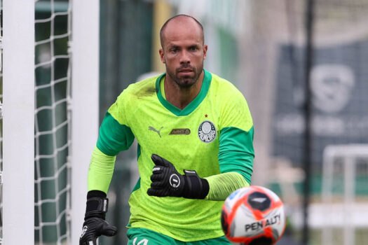 Palmeiras renova com goleiro Lomba por mais uma temporada