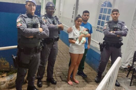 Policiais Militares salvam bebê engasgado de apenas 14 dias