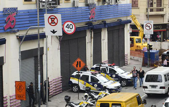 Guarda Civil Metropolitana interdita shopping na 25 de Março