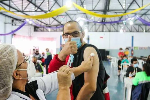 São Bernardo começa a aplicar a 4ª dose em pessoas a partir de 35 anos nesta sexta-feira