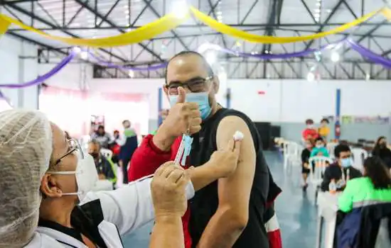 São Bernardo começa a aplicar a 4ª dose em pessoas a partir de 35 anos nesta sexta-feira