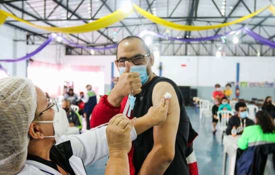 São Bernardo inicia aplicação da 4ª dose em pessoas acima de 40 anos nesta terça-feira