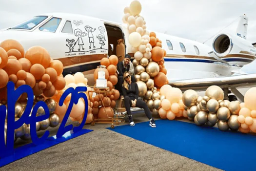 Zé Felipe ganha avião de Virginia