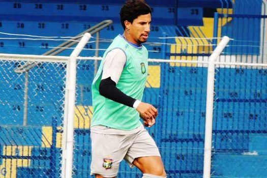 Alex Reinaldo festeja participação em gol,que garantiu o título da Copa Paulista ao Azulão