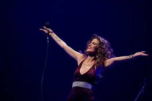 Festival Forró da Lua Cheia convida Ana Cañas para cantar Belchior em sua trigésima edição