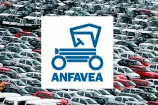 Anfavea: carro mexicano pode levar vantagem sobre produção nacional