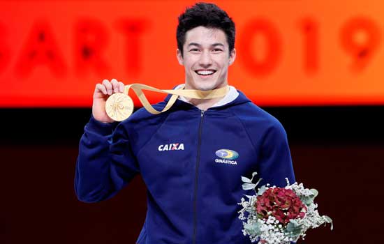 Arthur Nory escreve seu nome na ginástica brasileira com ouro em Stuttgart