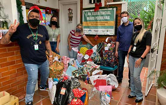 Árvore Solidária garante presente de muitas crianças