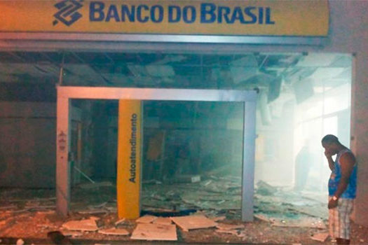 Criminosos explodem agência bancária no interior de SP