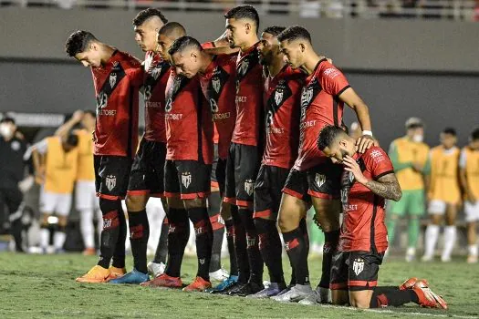 Atlético-GO vence e sai na frente do Corinthians na Copa do Brasil_x000D_