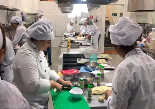 Maior rede de escolas de gastronomia da América Latina chega em Diadema