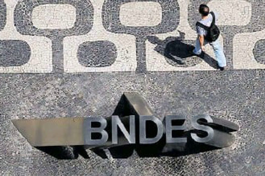 Governo recebe R$ 62 bilhões do BNDES