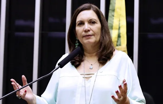 PSL decide expulsar Bia Kicis por grave infração ética e infidelidade partidária