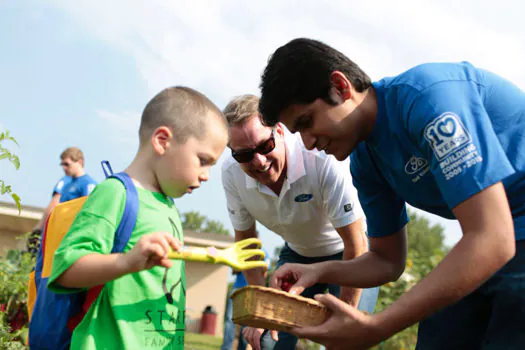 Ford inicia Mês Global do Voluntariado com novas ações de apoio à comunidade