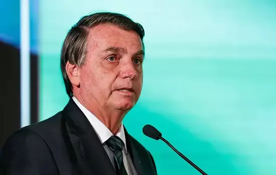 Bolsonaro recebe embaixadores para apresentação contra urnas eletrônicas e STF