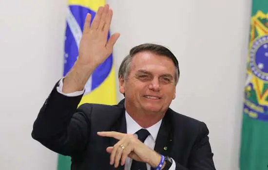 ‘Perderam tempo comigo’ diz Bolsonaro sobre ter sido hackeado