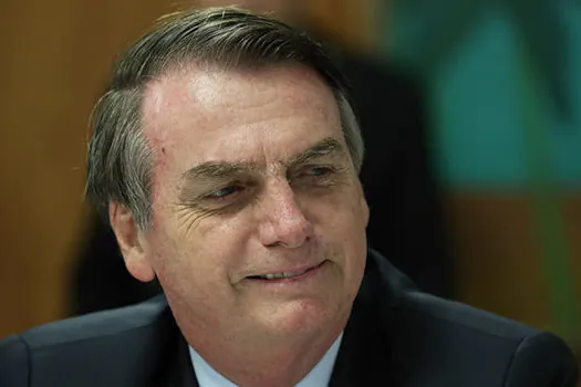 Bolsonaro diz à Folha que deve indicar novo PGR até 5ª e sugere troca na PF