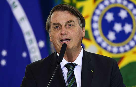 Bolsonaro faz novas críticas a medidas restritivas para conter a covid