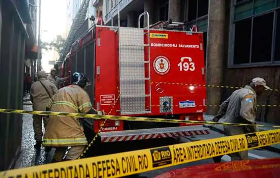 Bombeiros mortos em incêndio em boate do rio serão enterrados neste sábado