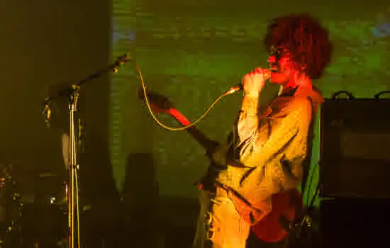 Boogarins lota o Sesc Pinheiros na noite de sexta