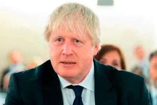 Johnson: pausaremos tramitação do Brexit até decisão de UE sobre adiamento