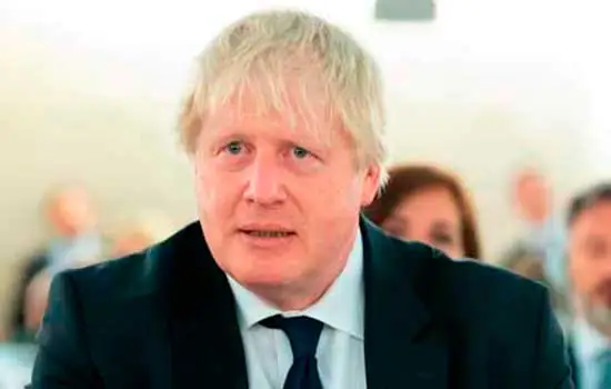 Johnson: pausaremos tramitação do Brexit até decisão de UE sobre adiamento