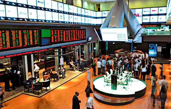 Ibovespa fecha em novo recorde