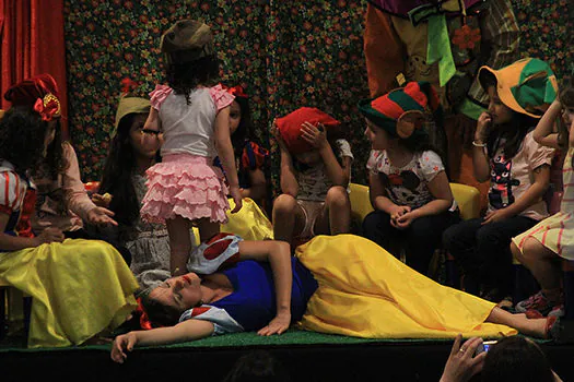 “Branca de Neve e os sete anões” no Teatro Infantil do Grand Plaza