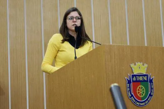 Bruna Biondi apresenta projeto para fomento às livrarias