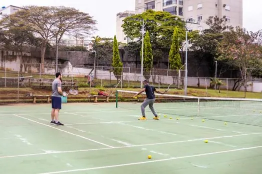 Prefeitura avança com obras de revitalização dos campos e da pista de atletismo no CERET_x000D_