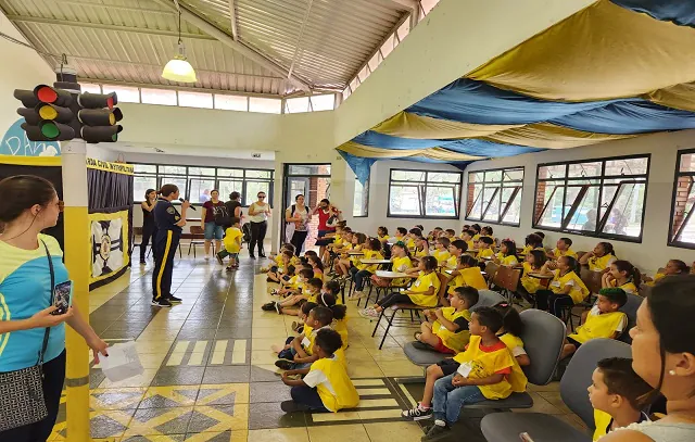 Guarda Civil Metropolitana participa do Programa Recreio nas Férias