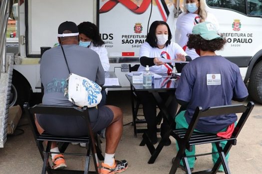 Unidade itinerante do centro de testagem estará na zona Oeste nesta quinta (6)