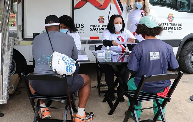 Unidade itinerante do centro de testagem estará na zona Oeste nesta quinta (6)