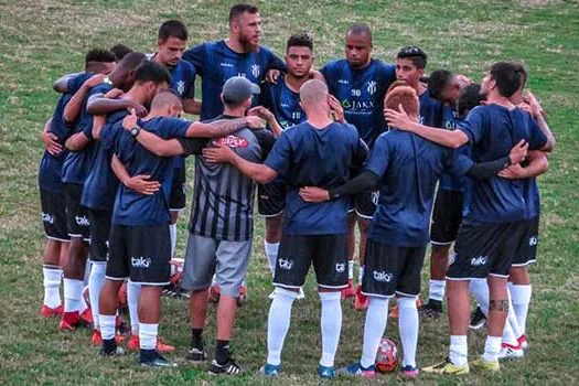 Cachorrão enfrenta Monte Azul para retomar caminho da vitória