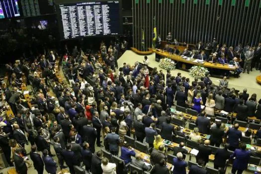 Projeto quer vetar aposentadoria especial de parlamentar condenado por corrupção