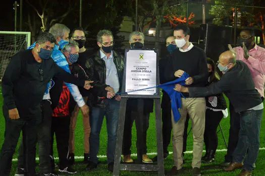 Santo André entrega revitalização completa de campo no Jardim Stella