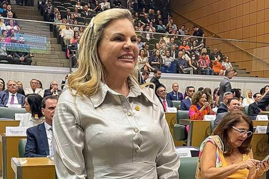 Carla Morando toma posse para segundo mandato como Deputada Estadual