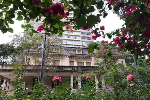 Casa das Rosas abre inscrições para o Curso Livre de Preparação de Escritores