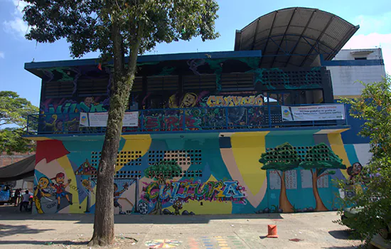 Movimento de Favelas apresenta mural na Vila Sacadura Cabral