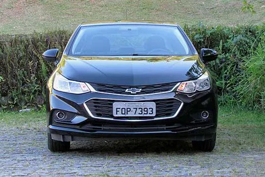 Chevrolet Cruze Sport6 Black Bow Tie – Máscara negra